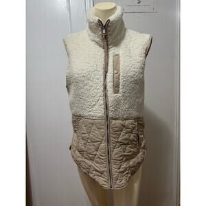 Abercrombie & Fitch Size Small Soft A&F Ivory Cream Sherpa Quilted Zip Up Vest
